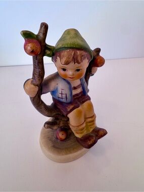 Vintage Goebel Hummel “Apple Tree Boy”Figurine